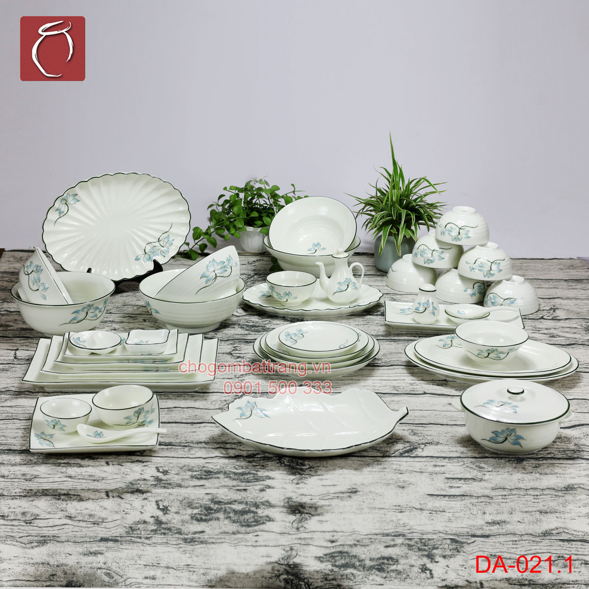 Bộ đồ ăn men kem Bát Tràng vẽ hoa Sen xanh 39 món